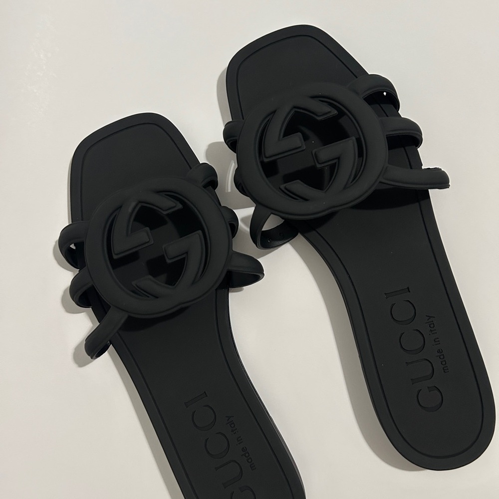 Gucci Women’s Slides Size 8 New